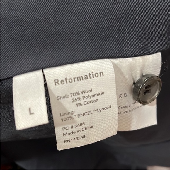 Beautiful 70% wool Reformation Middlebury long plaid coat, size Large - Picture 8 of 11